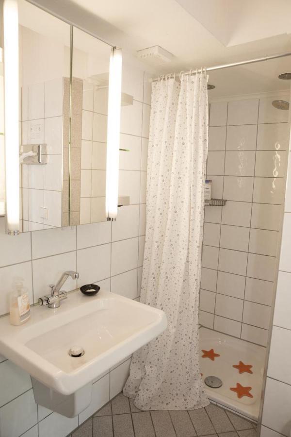 Air Boardinghouse Tulip Stockum, Zu Fuss - 3 Minuten Zur Messe Düsseldorf Kültér fotó